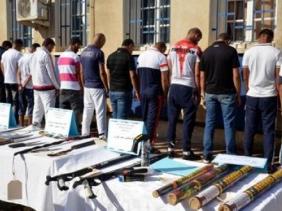 Photo de Arrestation de 12 individus et saisie d’une quantité d’armes blanches à Alger