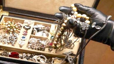 صورة الإطاحة بسارق محل لبيع المجوهرات في الطارف