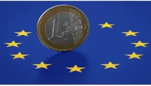 Taux de change : Quel est le prix de l'euro en banque et au marché noir ?