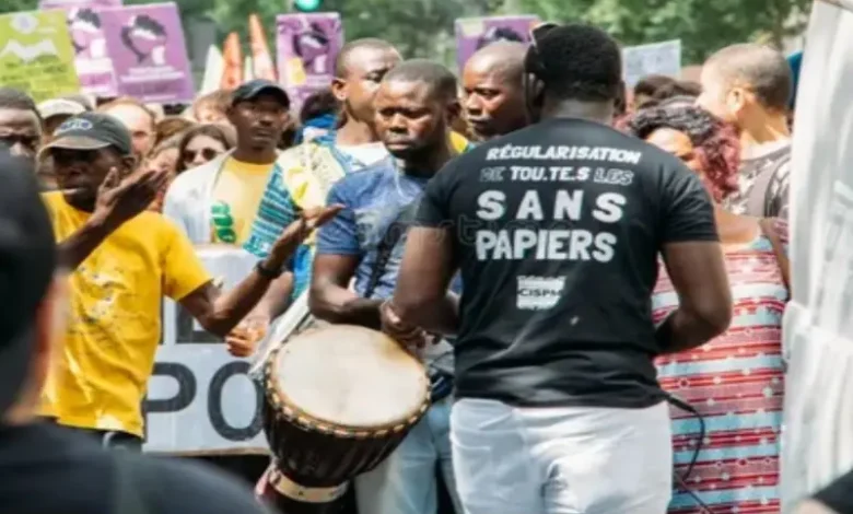 Régularisation des sans-papiers en France : Nouvelle circulaire en vigueur !